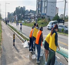 강릉여대마라톤봉사활동사진2.jpg