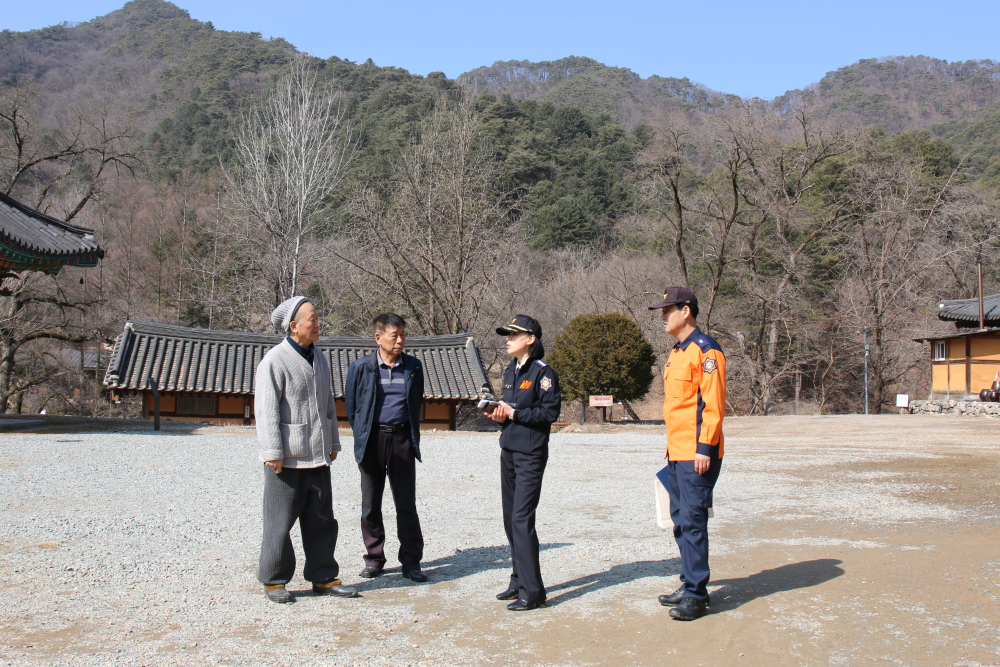 (3.4.)홍천소방서, 봄철 화재예방 수타사 관서장 현장지도1.JPG