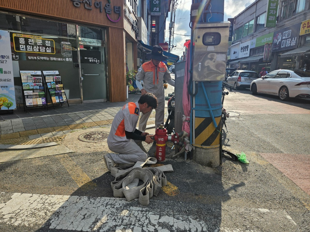 (8.2.)홍천소방서 홍천남성의용소방대, 별빛음악 맥주축제‘빛나는 안전지킴이’2.jpg