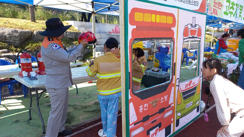 24.10.5.서석 코스모스축제 안전지원2.jpg