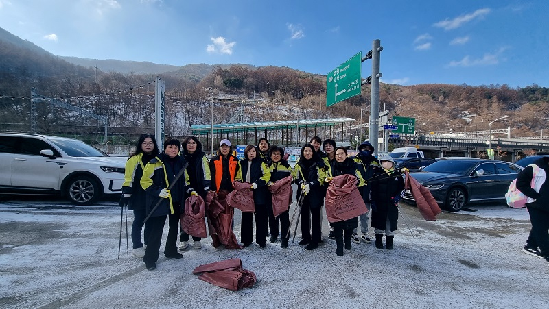 20240111 고한여성의용소방대 환경정화 활동 2.jpg