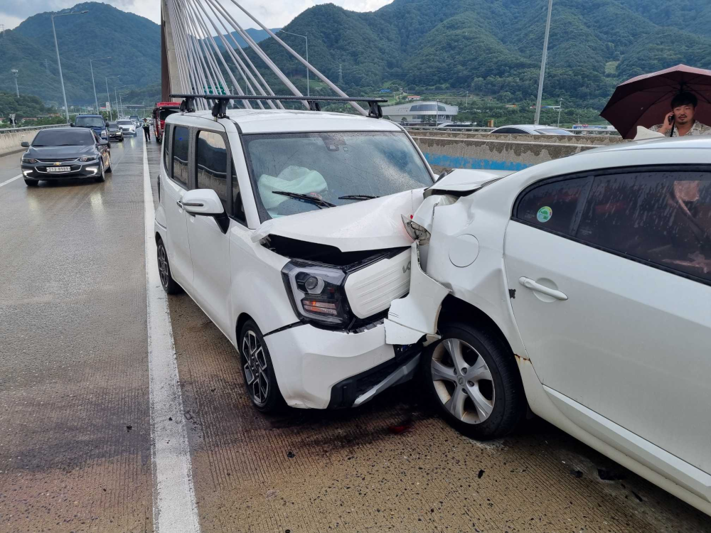 20240805_서울양양고속도로 상남7터널 전 교통사고.jpg