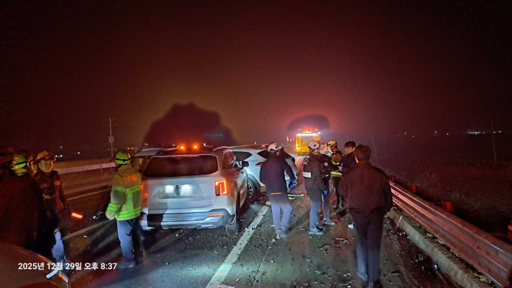 2011 횡성 우천면 영동고속도로 교통사고 현장활동 사진.jpg