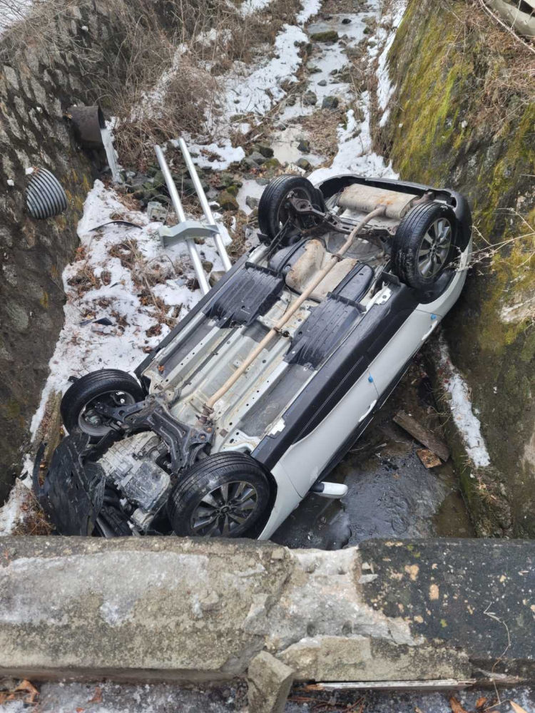 1234 철원 동송읍 차량 추락 사고.jpg