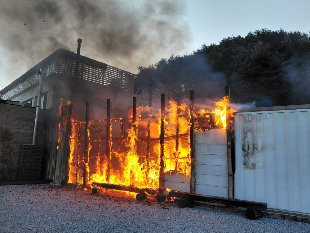 0750 강릉 구정면 컨테이너동 화재-1.jpg