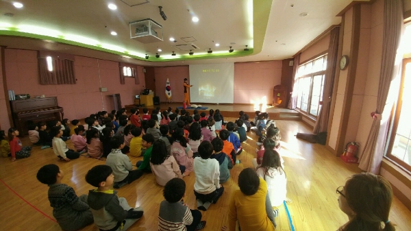 170213_속초소방서,관내_유치원_방문_소방안전교육_실시_사진.jpg