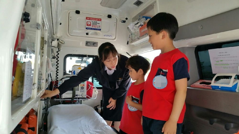 170615_횡성소방서,_유치원과_소방서가_함께하는_소방안전_교육.jpeg