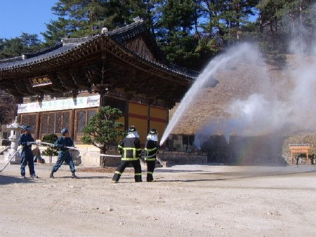 20060324ywfire2-2.jpg