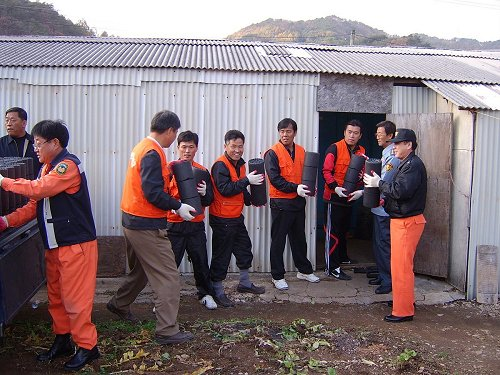 20061107ywfire2.jpg