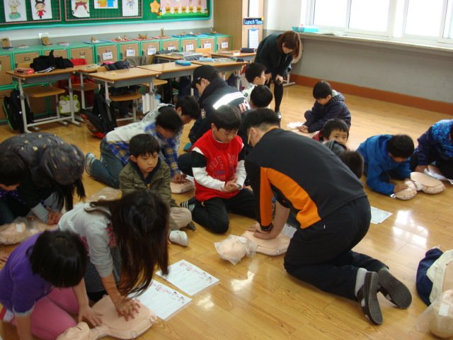 통리초교_심폐소생술교육1.JPG