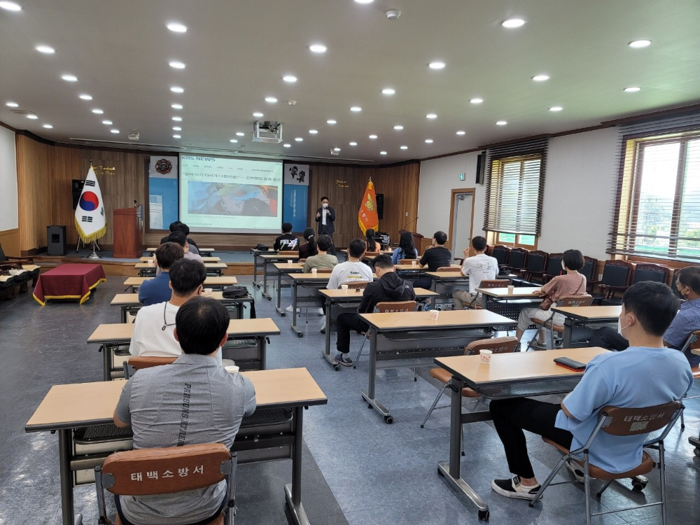 [보도자료-태백소방서] 2021.7.14. 태백소방서, 119구급대원 응급산모 이송교육 실시.jpg