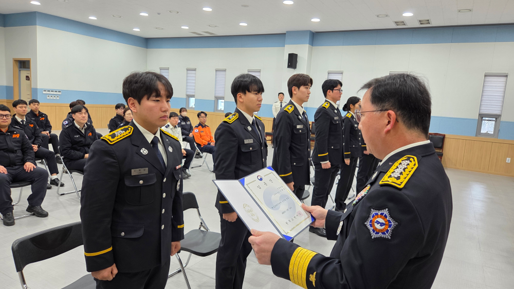 신임 소방공무원 임용장 수여 (1).jpg
