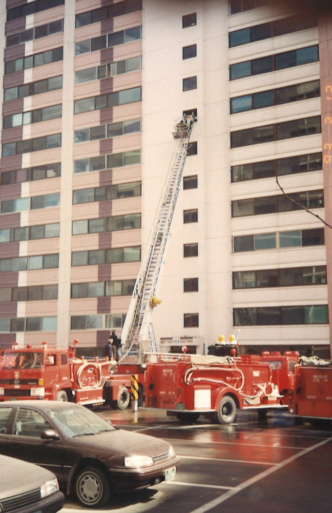 1990년대_긴급구조종합훈련(고가사다리차_인명구조).png