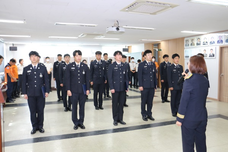 동해소방서, 소방공무원 서내 인사발령 신고식