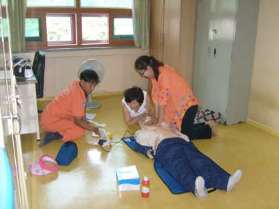 무더운 날씨에도 즐거운 마음으로...(도계여성대 응급처치 연습) 