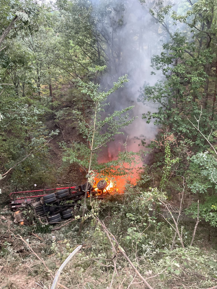 (0624) 삼척 도계읍 건의령로 차량화재 활동사진.jpg