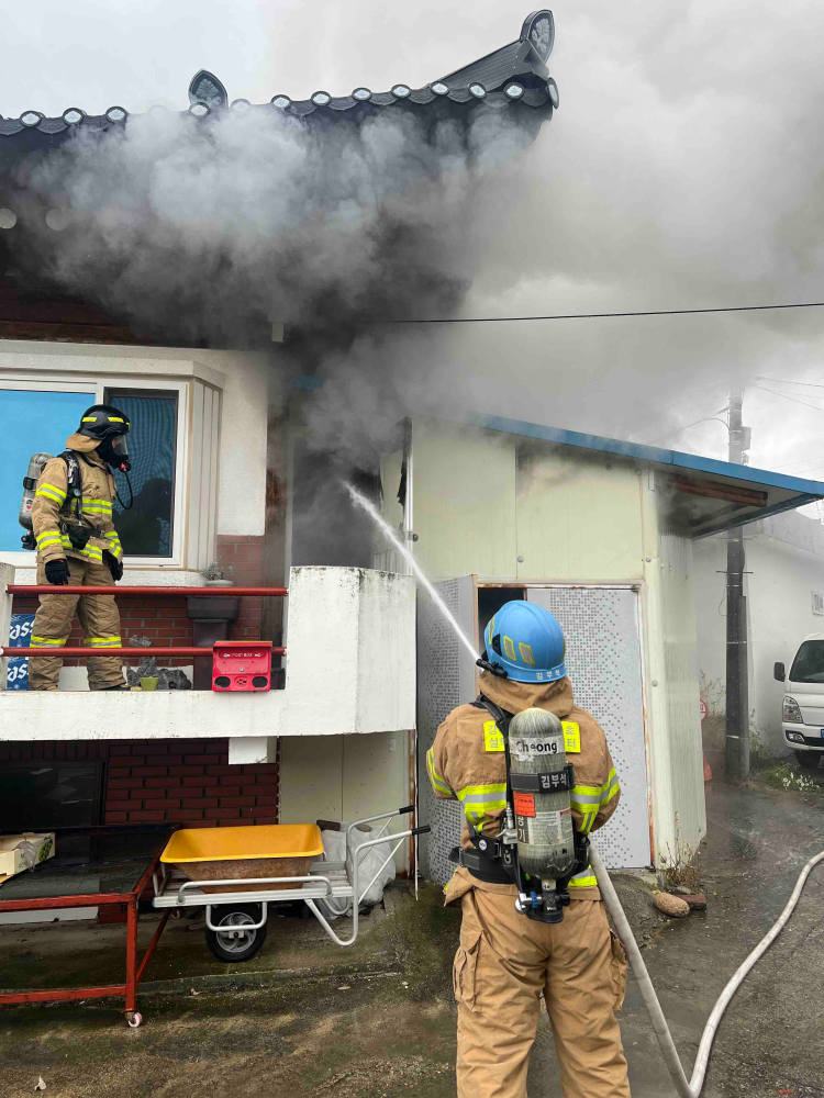 0955 속초 주택화재.jpg