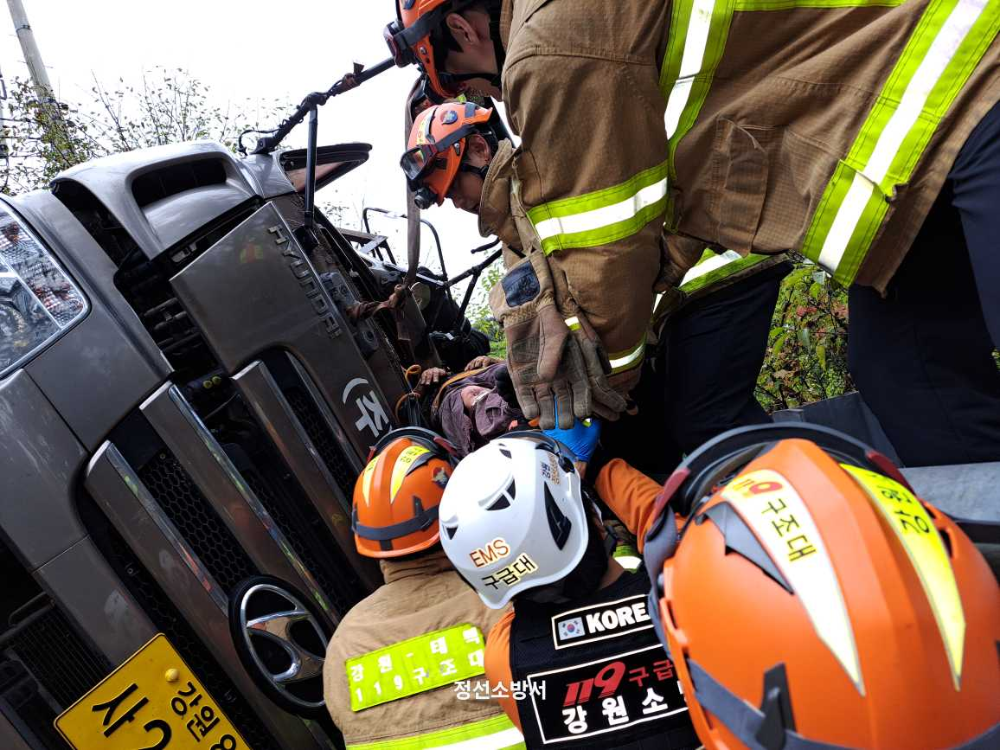 1231 정선 사북읍 교통사고 현장활동 사진3.jpg